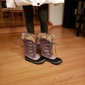 SOREL WATERPROOF LEATHER BOOTS SIZE 8